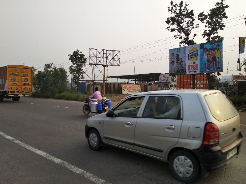 Outdoor Advertising Service 02