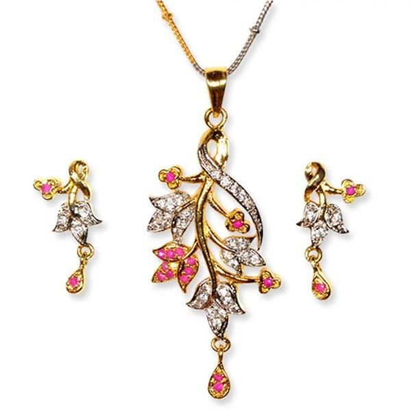 Four Leaf Pendant Set