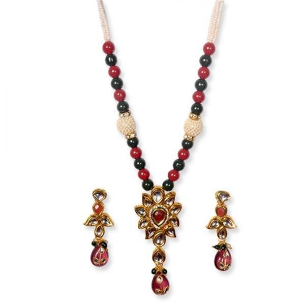 Royal Kundan Pendant Set