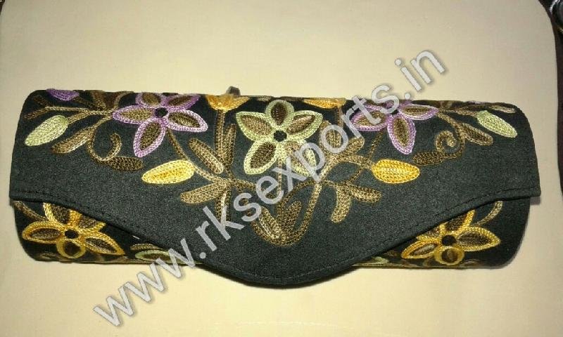Embroidered Clutch 01
