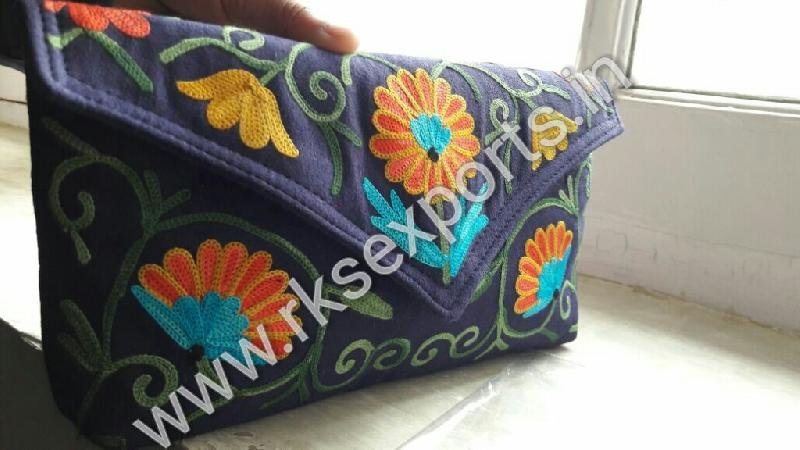 Embroidered Clutch 02