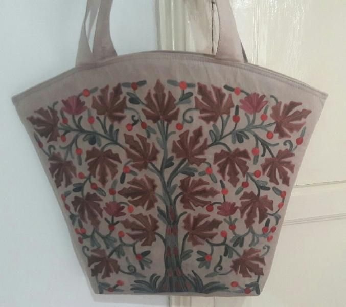 Embroidered Hand Bag 03
