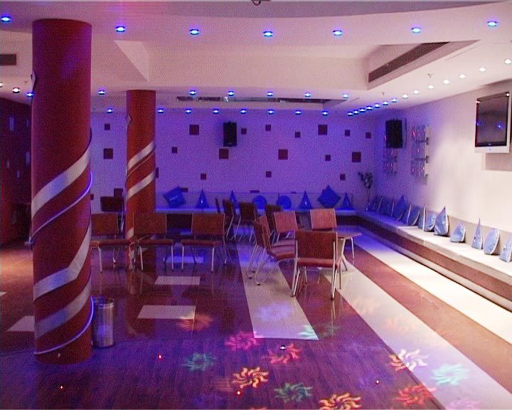 Retail Store Interior Designing 11