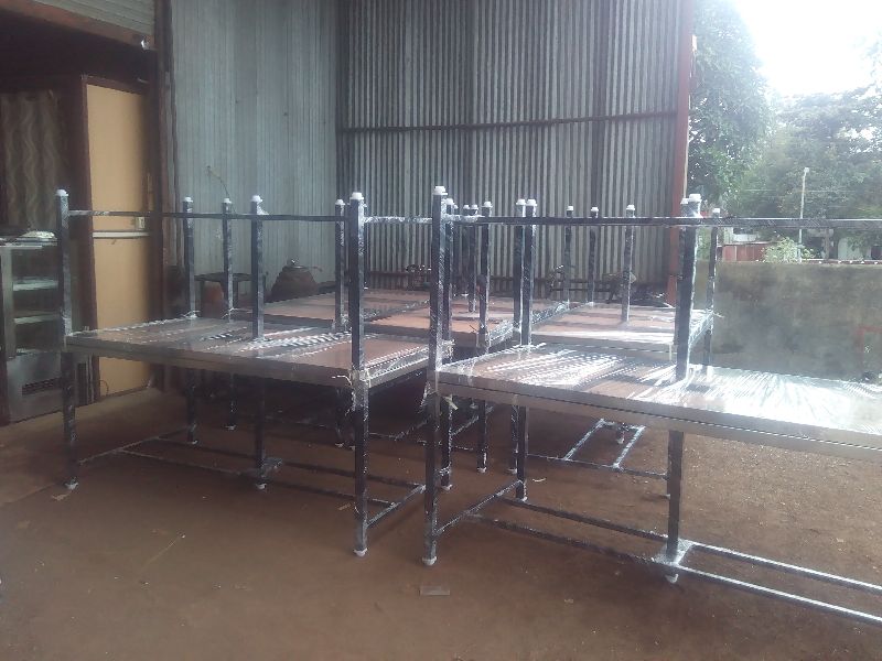 Hotel Kitchen Work Table 02