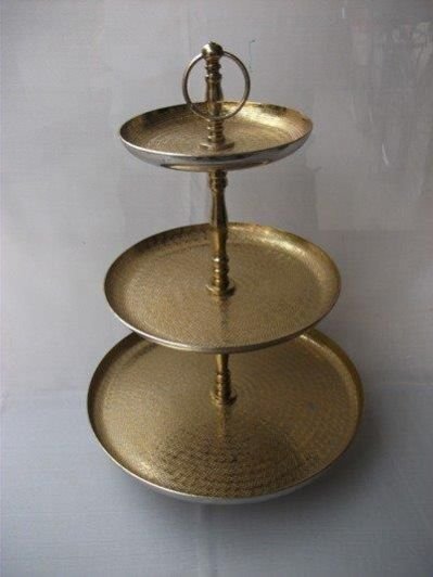 Metal Cake Stand 01