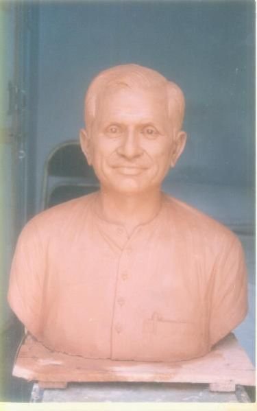 Bust as Par Photographs