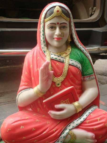 Statue Sati Maa