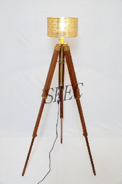 Tripod Floor Lamp 01