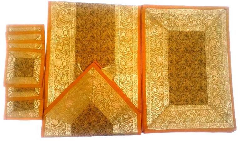 Table Runner Set 04