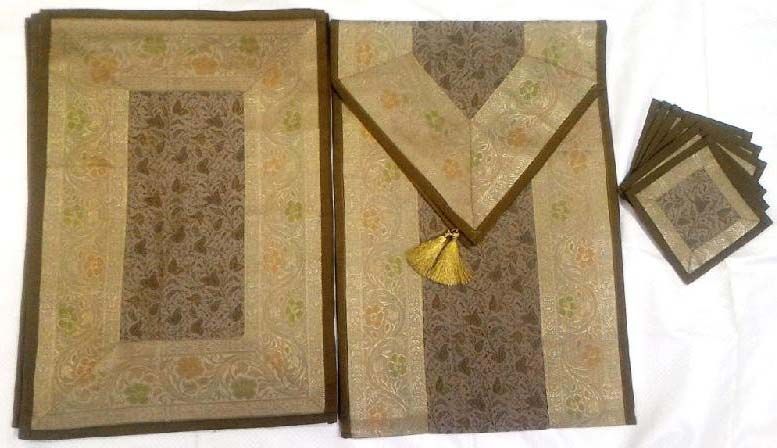 Table Runner Set 05