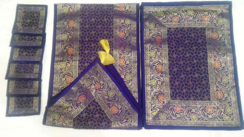 Table Runner Set 06