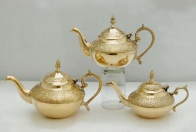 Brass Bobby Embossed Teapots (103)
