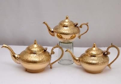 Brass Bobby Embossed Teapots (106)