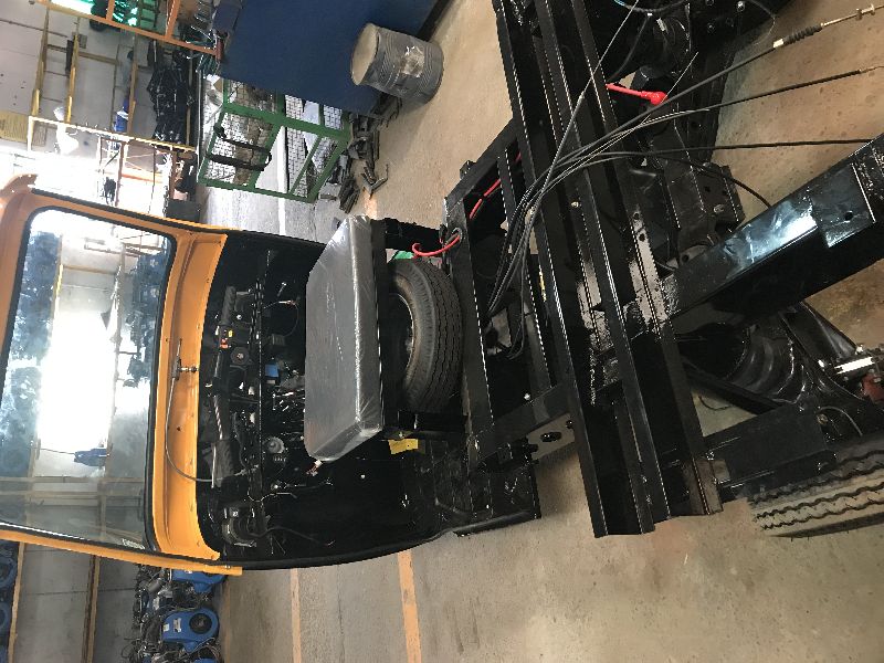 Petrol Three Wheeler 02