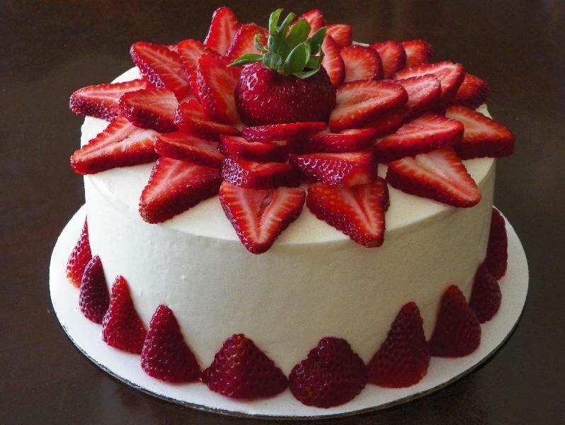 Strawberry Cake 07