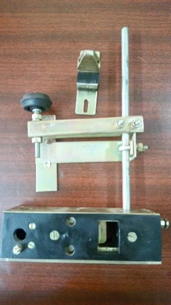 Brass Leaf Lock System 02