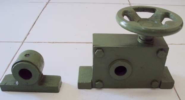 Tenson Device Gear Box and Pedastal