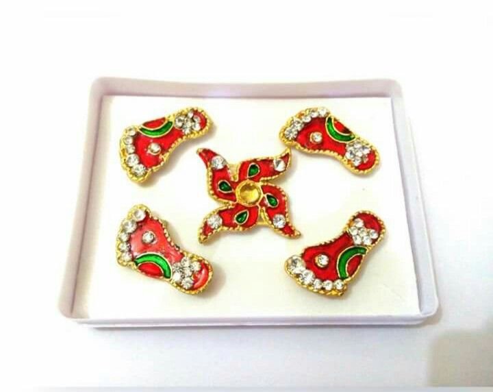 Paduka With Swastik 03