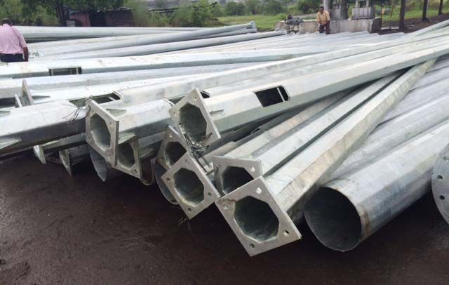 Octagonal Lighting Pole 01