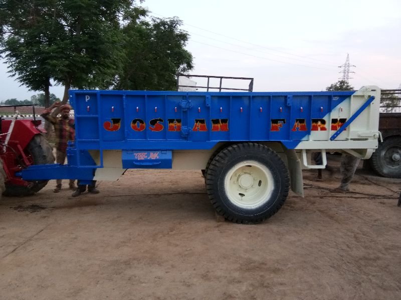 Tractor Trolley 08