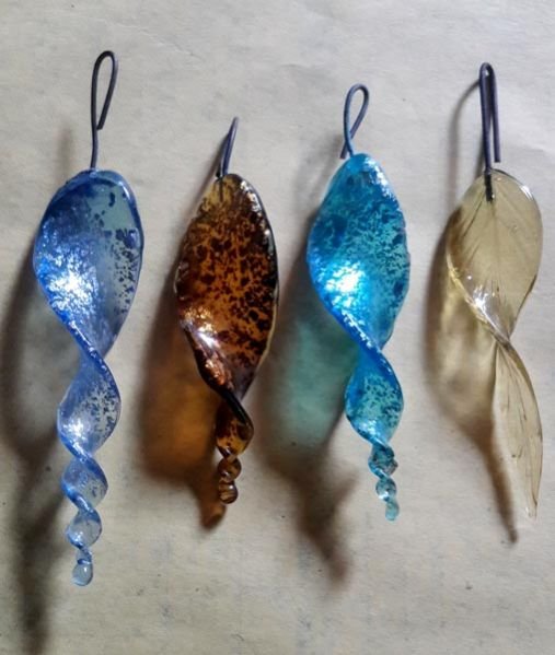 Glass Leaf Beads 02