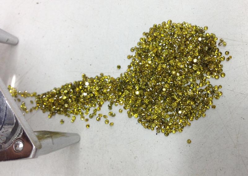 Greenish Diamonds - 03