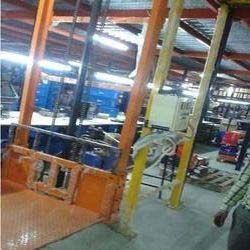 Wall Mounted Hydraulic Lift 02