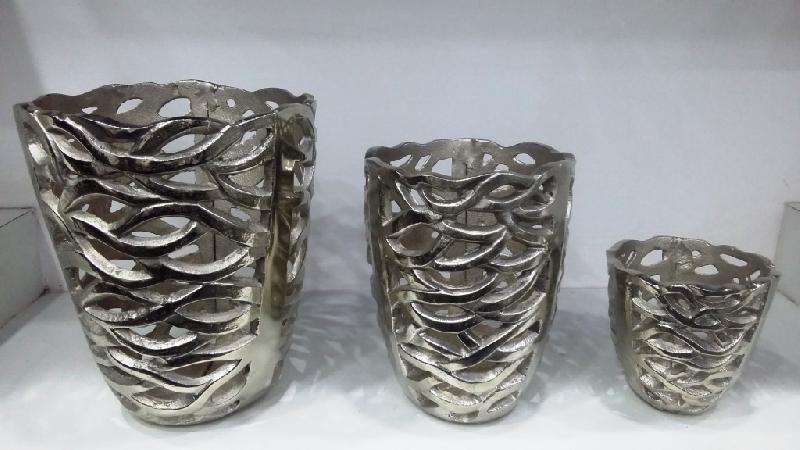 Metal T-Light Candle Holder 01