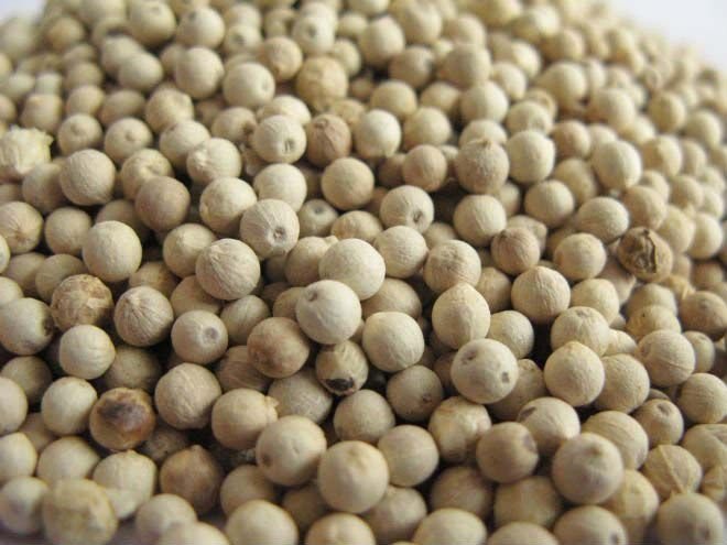 White Pepper Whole 02