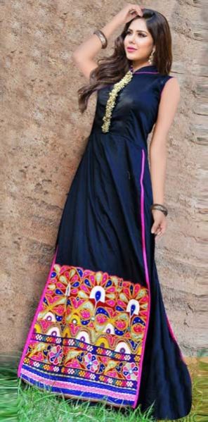 Ladies Designer Suit 03