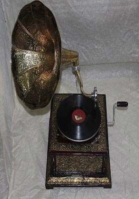 Antique Gramophone 05