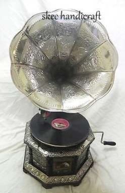 Antique Gramophone 06