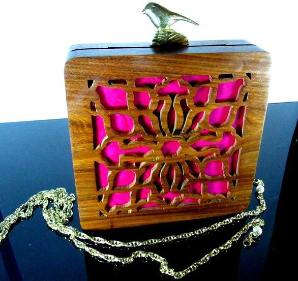 FA0# 29907 Wooden Clutch Purse