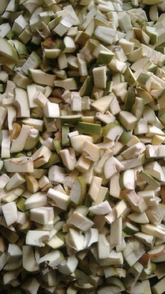 Raw Mango Cut Pieces 02