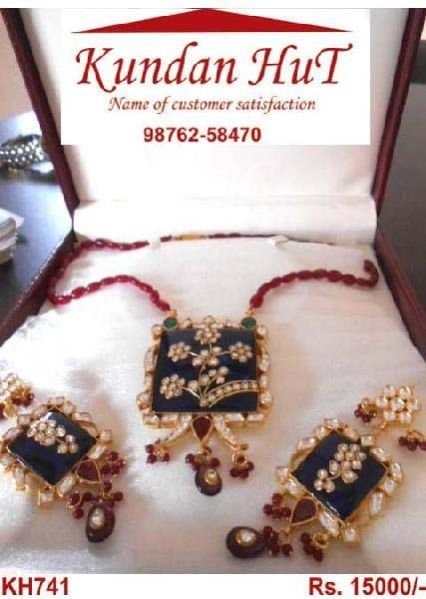 Kundan Pendant Set (KH741)