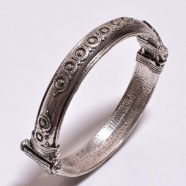 Artificial Bracelet 01