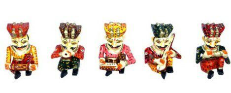 Wooden and Iron Showpiece 02