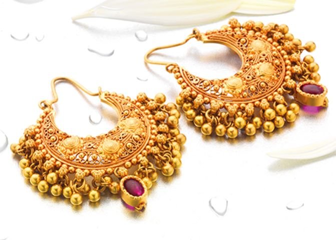 Gold Earrings 01