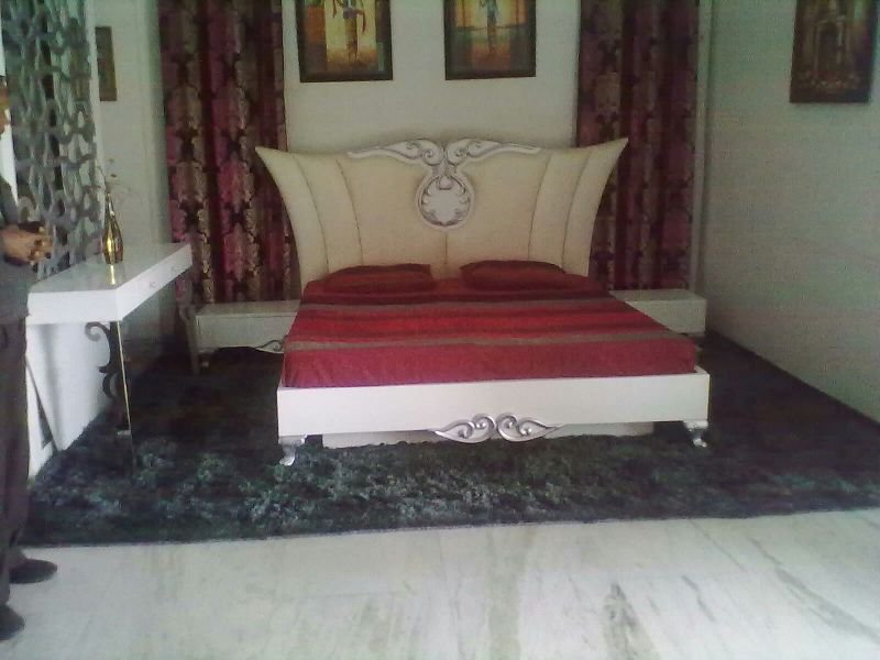 RDB-216 Wooden Bed With Side Table