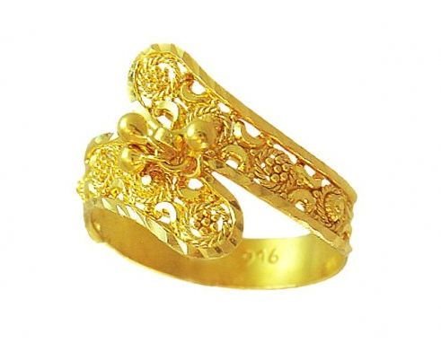 Ladies Gold Ring 02
