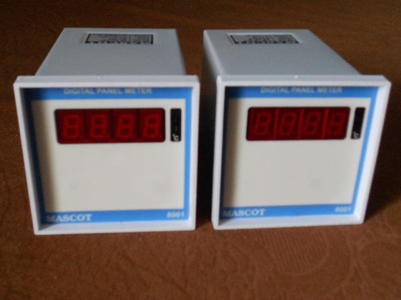 Digital Temperature Indicator & Controller 01