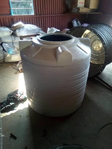 White Plastic Water Tank 02