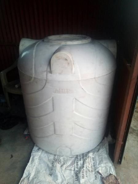 White Plastic Water Tank 03