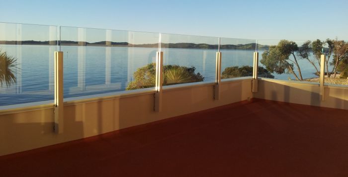 Glass Boundary Wall 03