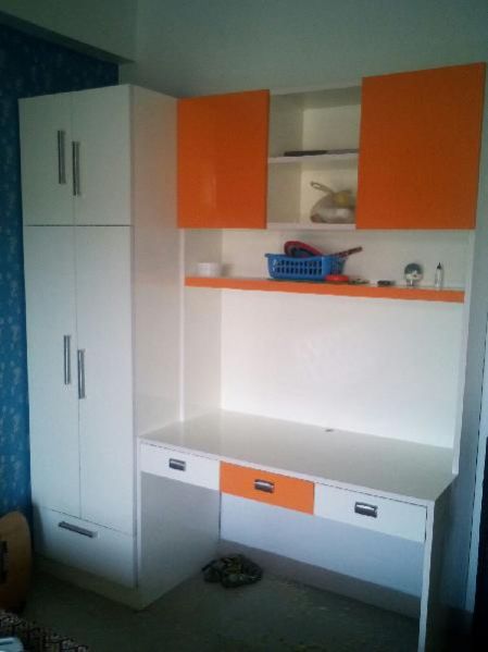 Wooden Study Table 03