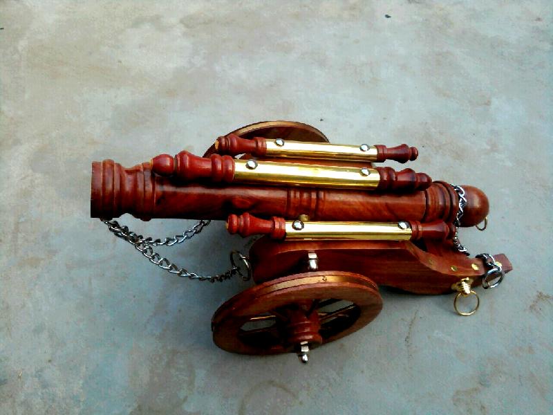 Wooden Showpiece 02