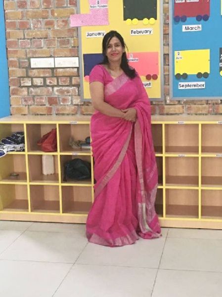 Linen Saree With Golden Zari Border 06