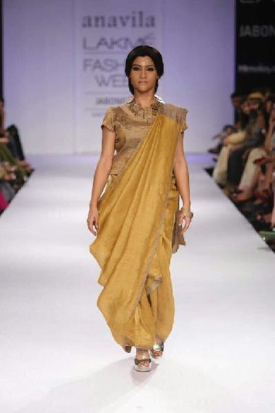 Linen Saree With Golden Zari Border 08