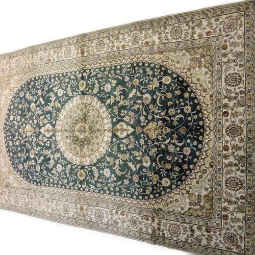 Handmade Silk Floor Carpet 02
