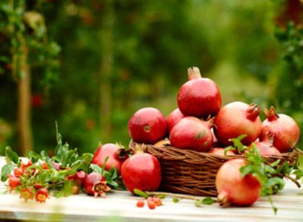 Fresh Pomegranate 02